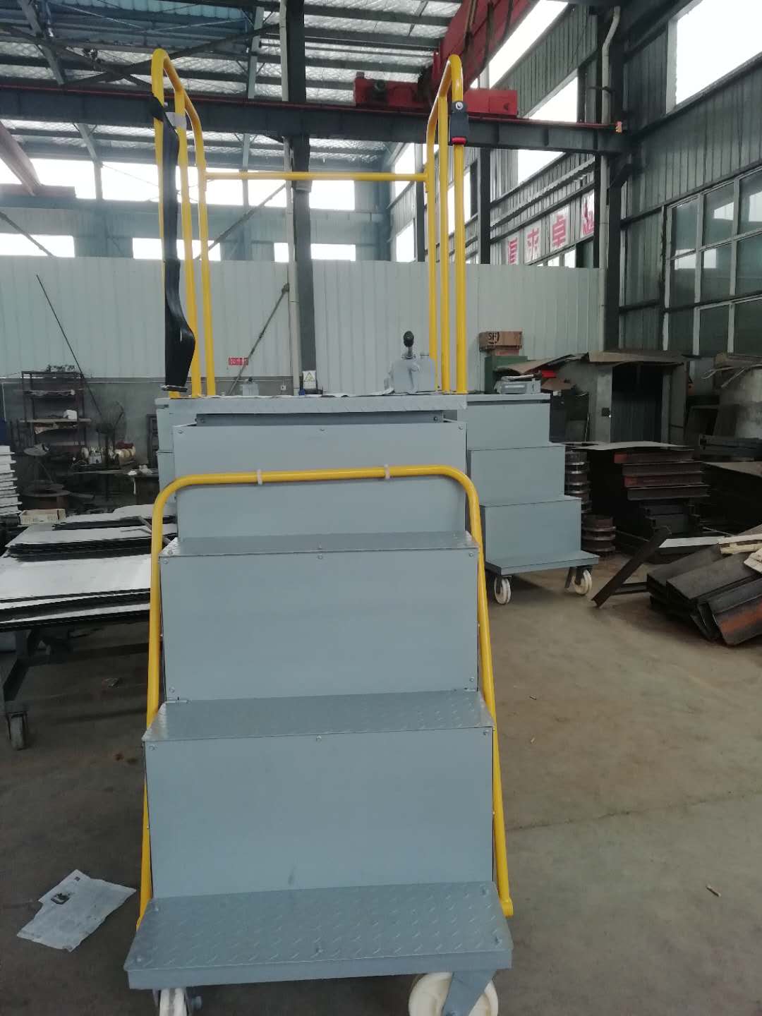 ESA2500液压升降机